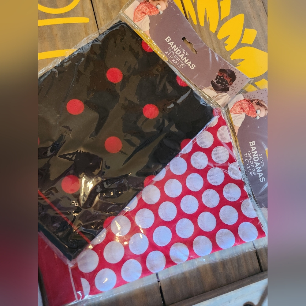 2 packs of bandana